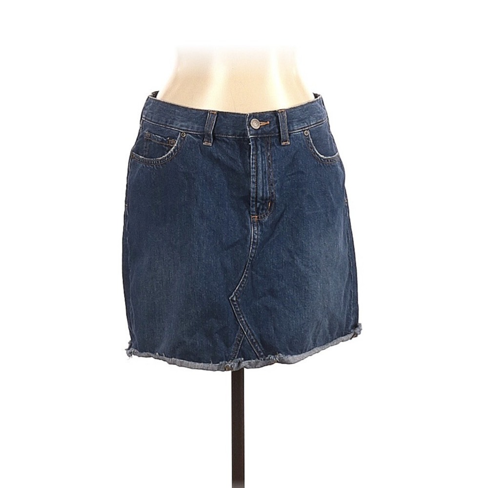 Southern Tide Medium Wash Blue Denim Skirt Sz 31 Raw edge Preppy Modest Pockets